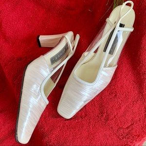 VINTAGE J. RENEE Sling Back Heel Pump Never Worn!